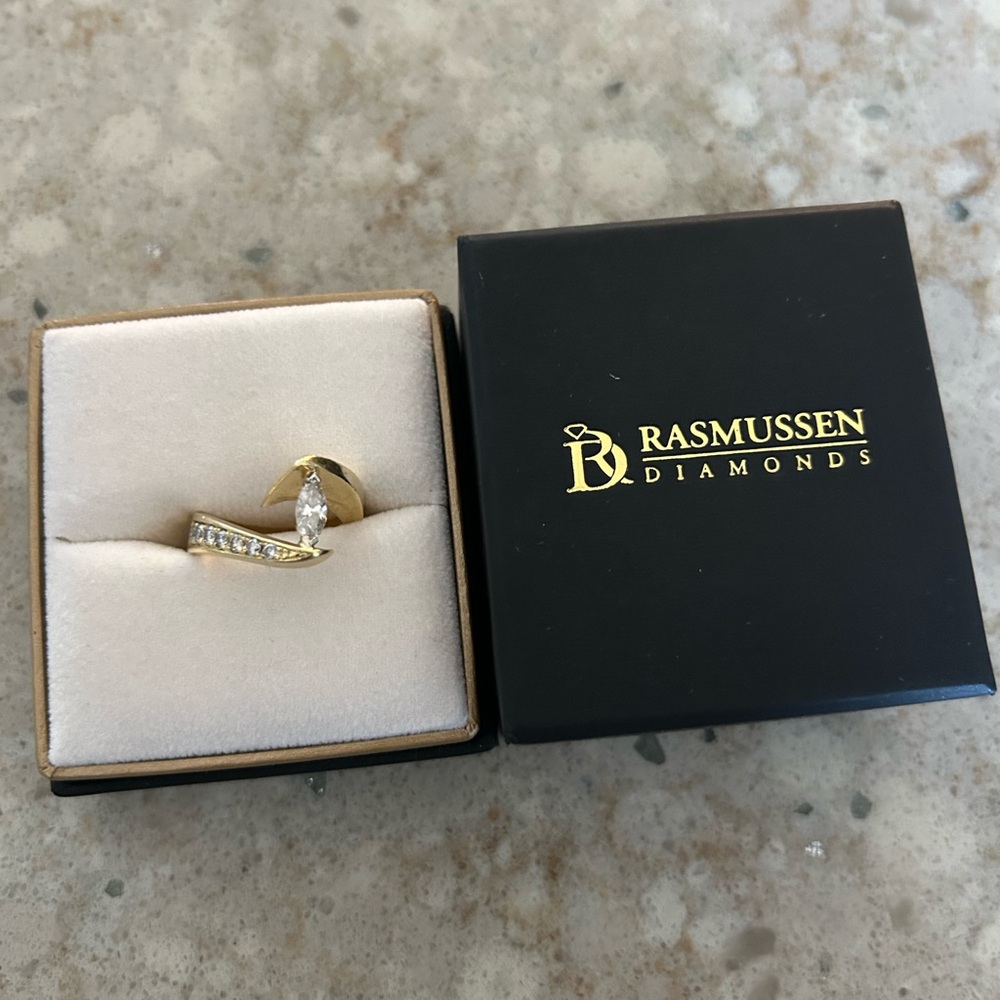 Gold Ring Set - Picture 2 of 9